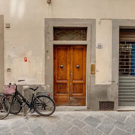 Lezioso, Casegalante In Apartamento
