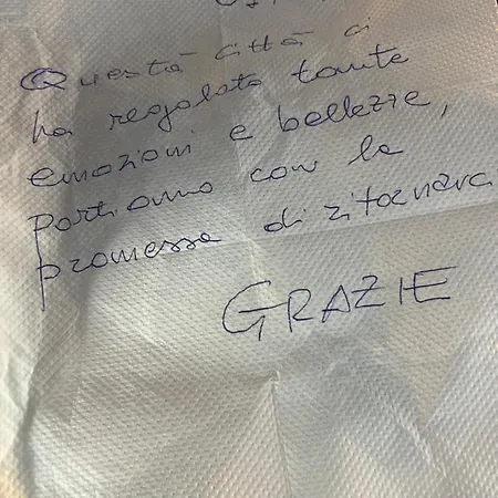 Lezioso, Casegalante In Florencia