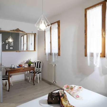 Apartamento Lezioso, Casegalante In Florencia