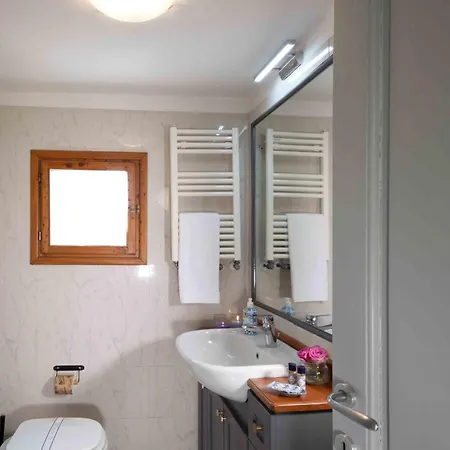 Lezioso, Casegalante In Apartamento